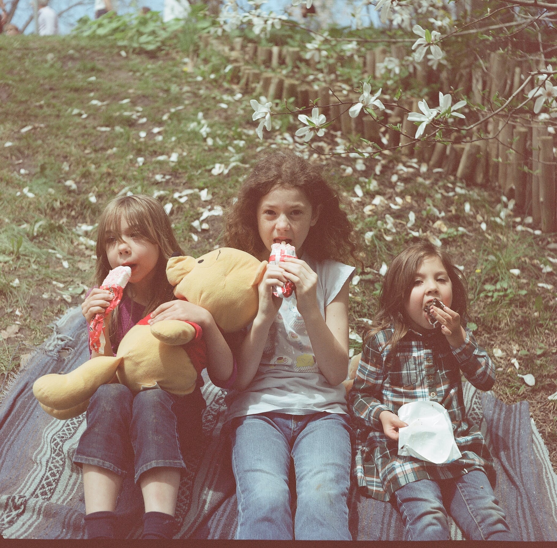 Gyllionna with sisters